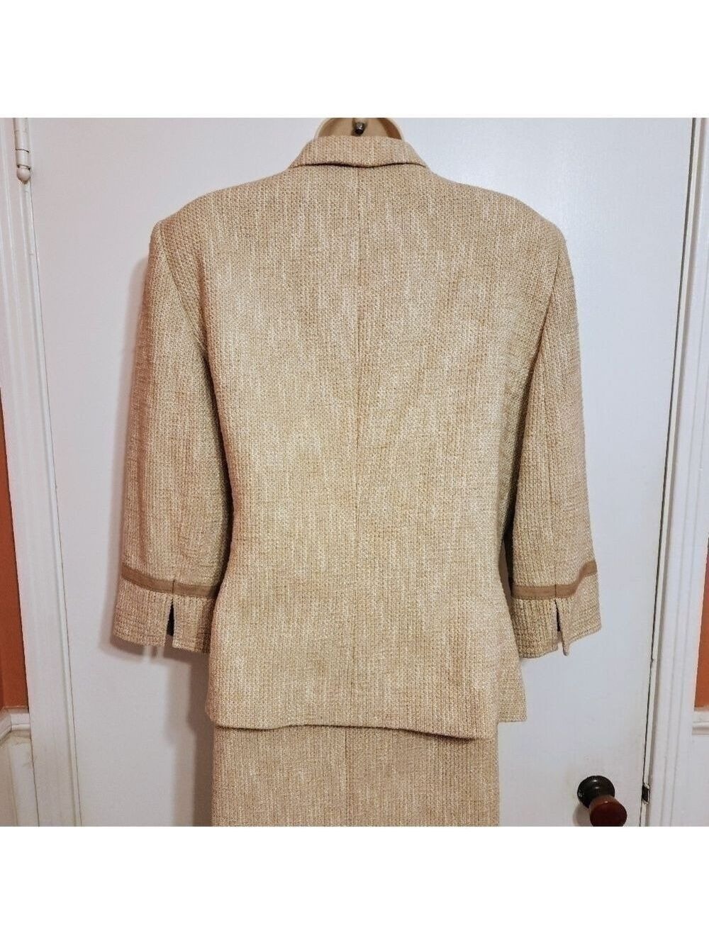 Kasper Beige Woven Blazer Skirt Suit Size 14 - Picture 7 of 12